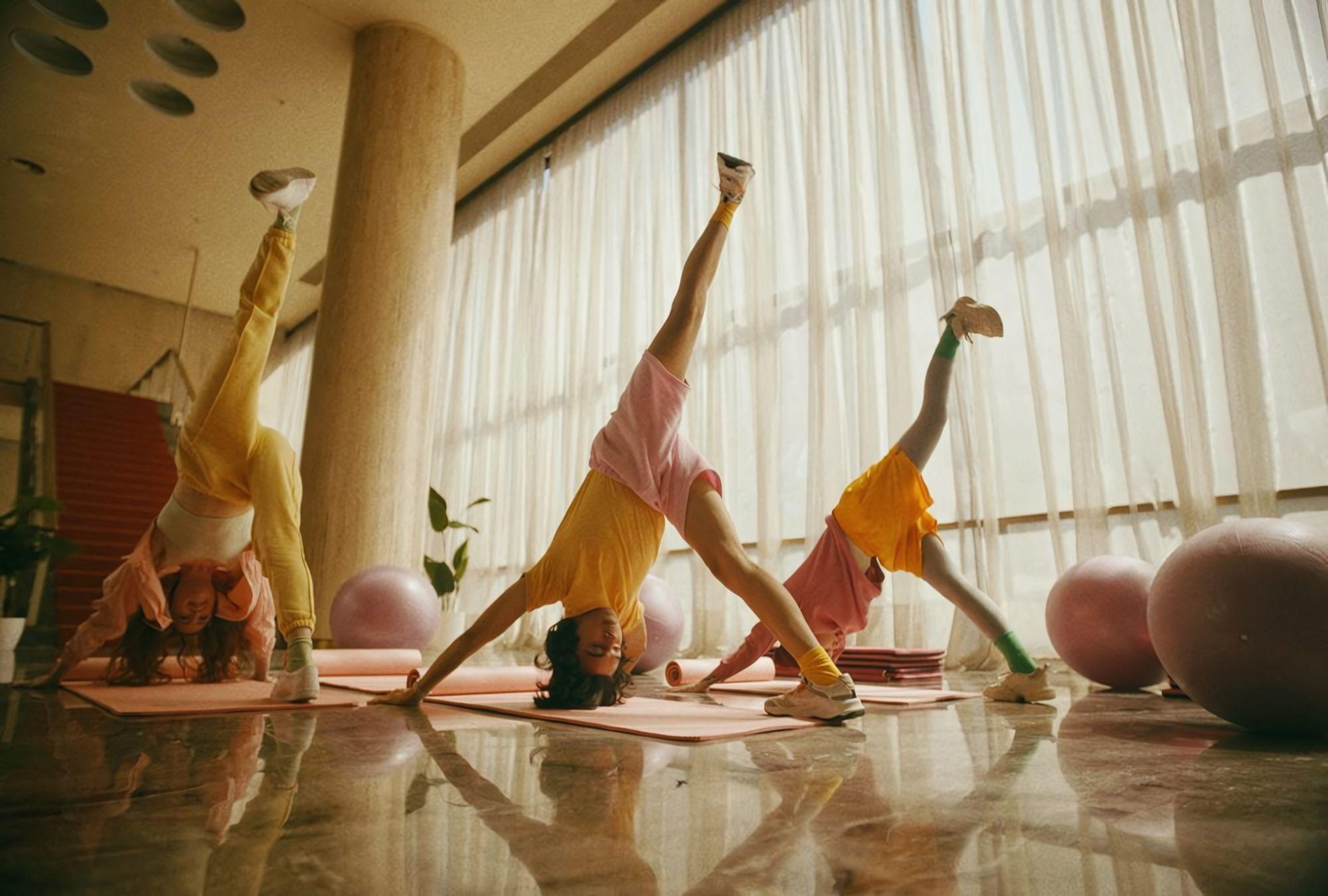 رحلة البداية نحو اليوغا: الدليل الشامل للمبتدئين